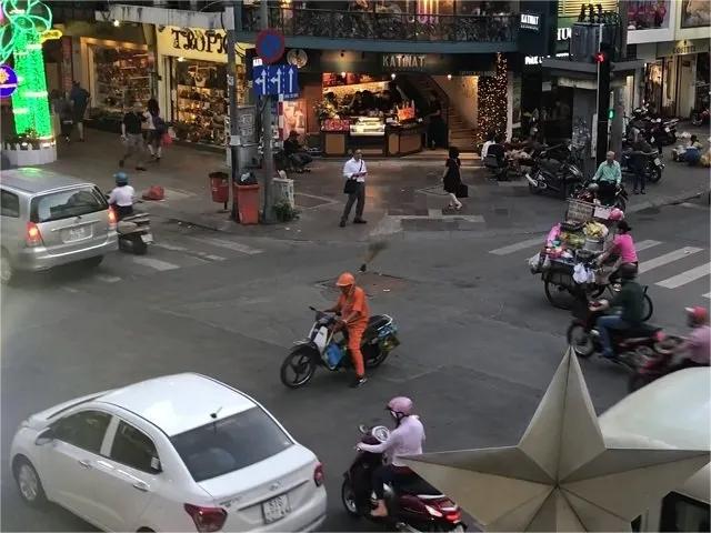 How to Cross a Ho Chi Minh City Street and Survive